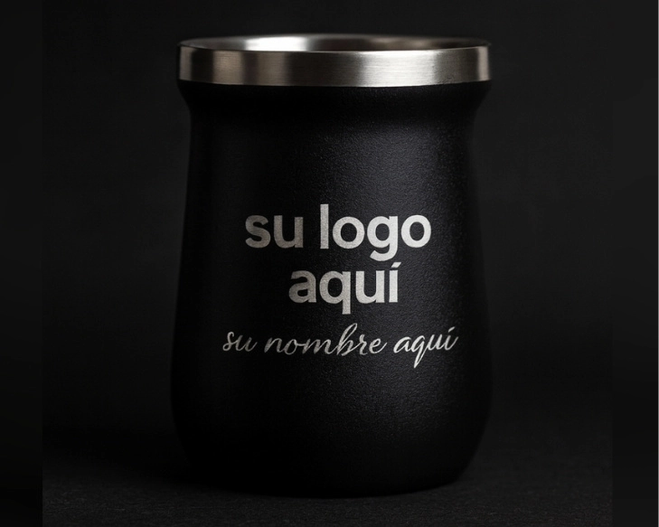 Guampa térmica personalizada con grabado láser de logo